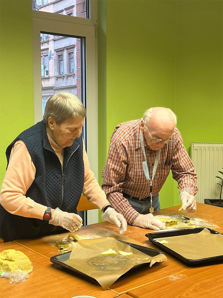 Plätzchen-Backaktion mit den Bewohnern unserer Apartments.